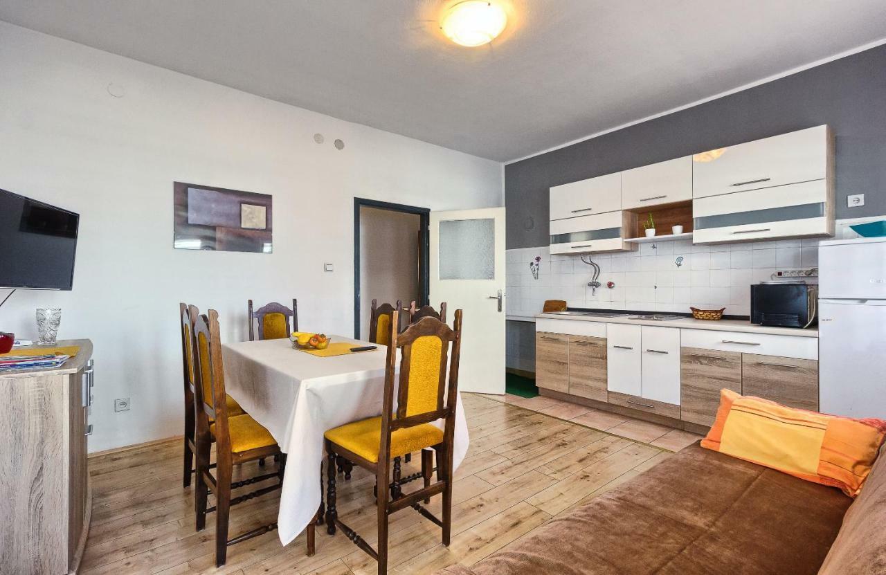 Apartments Milenka Trogir Exterior photo