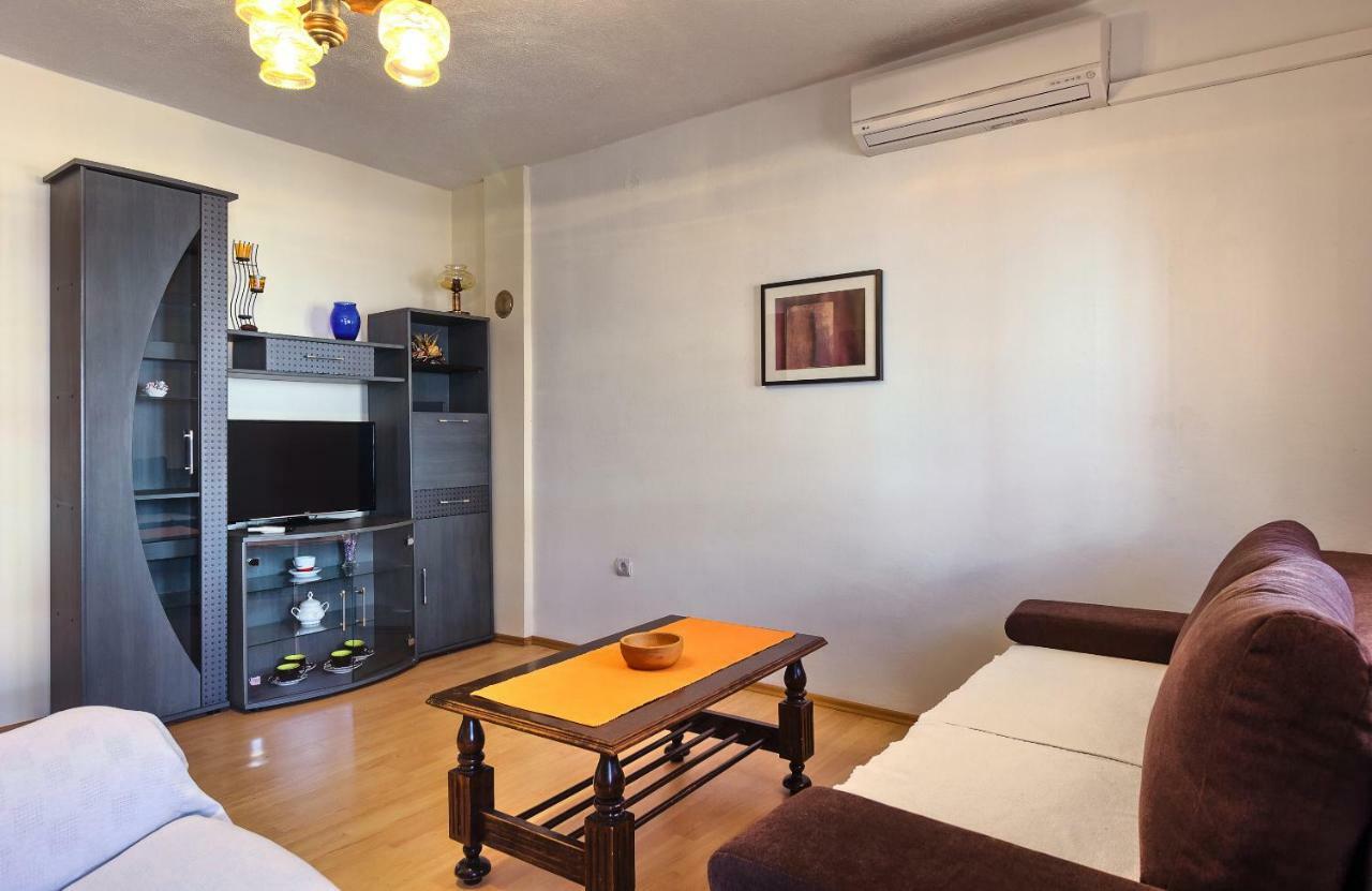Apartments Milenka Trogir Exterior photo